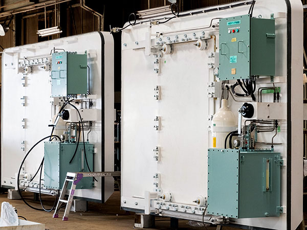 アプリバー船舶艤装品：精密すべり戸（側面）