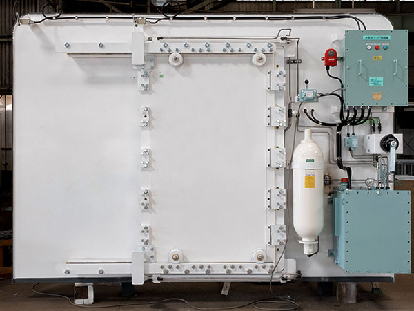 アプリバー船舶艤装品：精密すべり戸（正面）